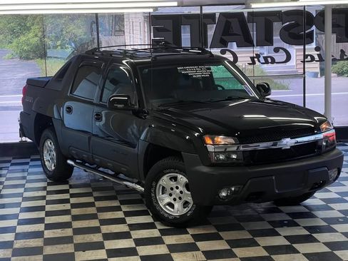 Used 2004 Chevrolet Avalanche Z71 w/ Sun And Sound Package AWD/4WD image 36