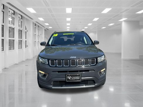 Used 2018 Jeep Compass Limited AWD/4WD image 2