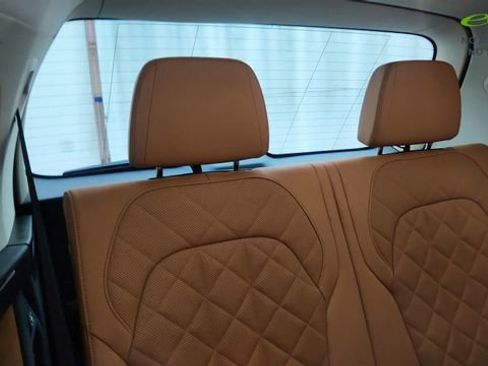 Used 2024 BMW X7 xDrive40i w/ Premium Package AWD/4WD image 30
