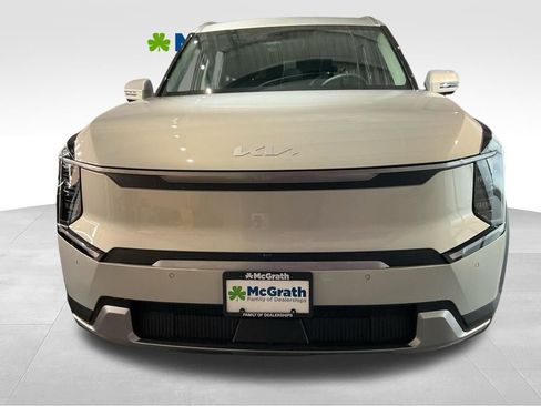 New 2026 Kia EV9 Wind AWD/4WD image 6