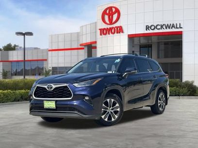 Used 2021 Toyota Highlander XLE