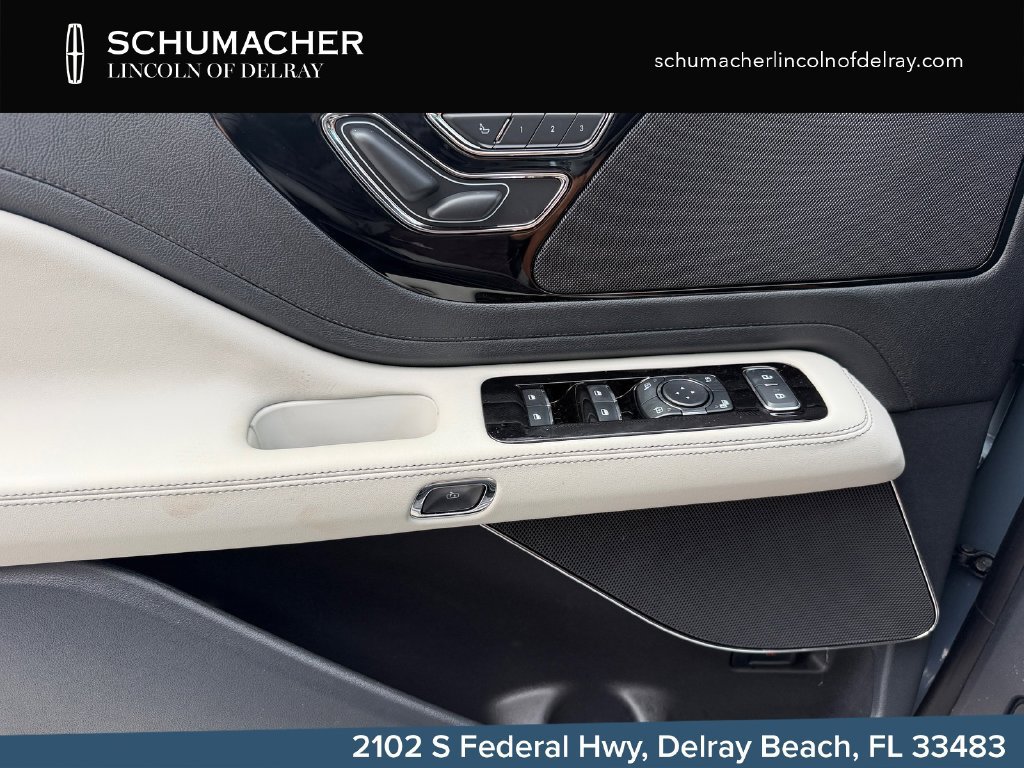 New 2027 Lincoln Aviator AWD image 25