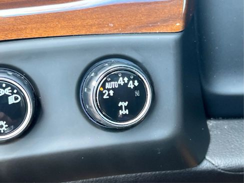 Used 2020 Cadillac Escalade ESV Premium Luxury AWD/4WD image 37