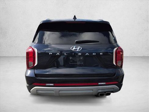 Used 2024 Hyundai Palisade Limited FWD image 6