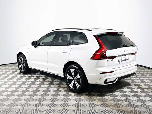 Used 2025 Volvo XC60 T8 Plus image 5