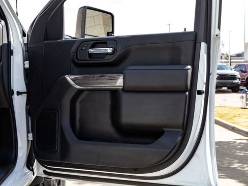 Used 2022 Chevrolet Silverado 2500 LTZ w/ LTZ Plus Package image 37