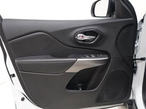 Used 2022 Jeep Cherokee Latitude Lux image 19