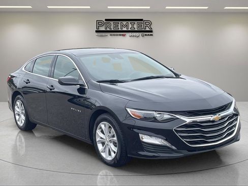 Used 2025 Chevrolet Malibu LT image 3