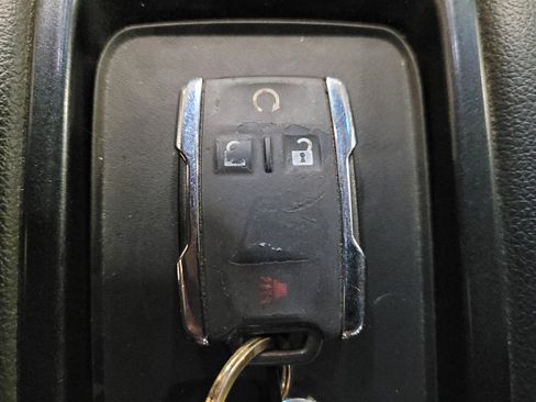 Used 2014 GMC Sierra 1500 SLT w/ SLT Preferred Package AWD/4WD image 32
