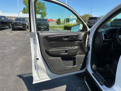 Used 2017 GMC Acadia Limited SLT AWD/4WD image 19