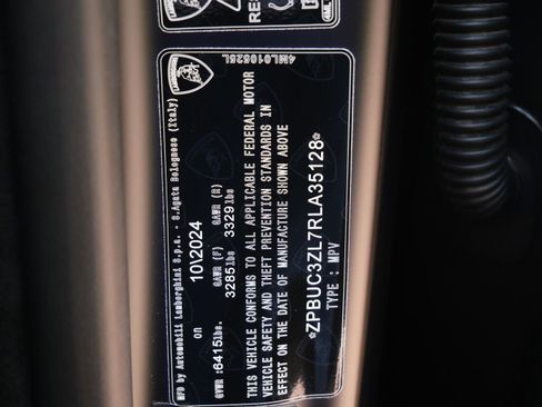 Used 2024 Lamborghini Urus Performante image 38