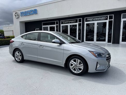 Used 2020 Hyundai Elantra Value Edition w/ Winter Weather Package FWD image 6