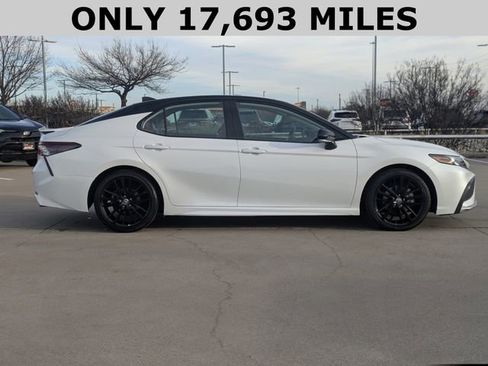 Used 2022 Toyota Camry XSE image 4