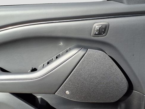 New 2025 Ford Mustang Mach-E Premium image 19