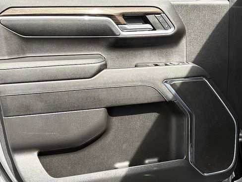 Used 2023 Chevrolet Silverado 1500 LT image 15