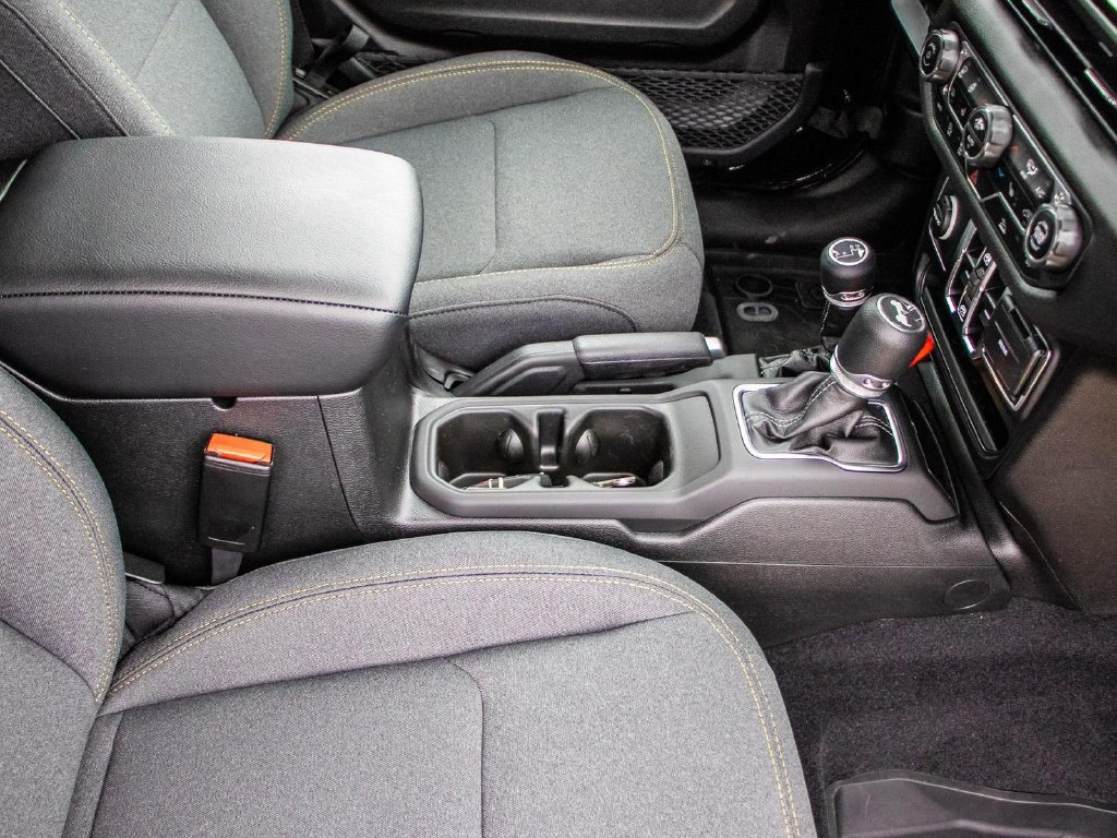 Used 2025 Jeep Wrangler Unlimited Sport AWD/4WD image 17