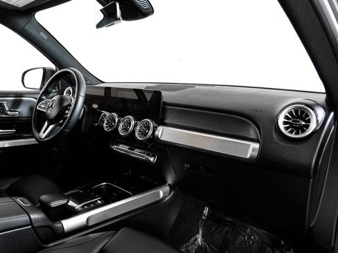 Used 2023 Mercedes-Benz EQB 250+ image 9