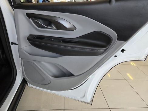 Used 2023 GMC Terrain SLT image 24