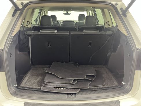 Certified 2023 Volkswagen Atlas SE w/ Black Wheel Package image 28