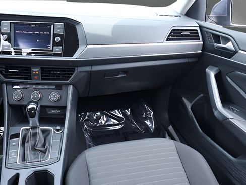 Certified 2024 Volkswagen Jetta S FWD image 18