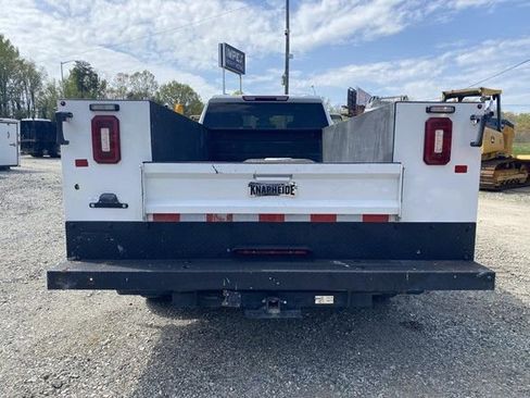 Used 2024 Chevrolet Silverado 3500 LT w/ Convenience Package image 7