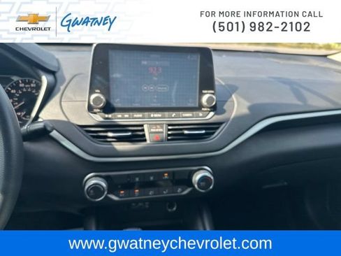 Used 2020 Nissan Altima 2.5 S FWD image 17