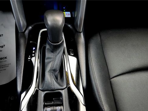 Used 2022 Toyota Corolla Cross XLE image 29