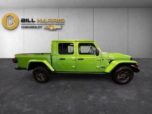 Used 2025 Jeep Gladiator Sport AWD/4WD image 10