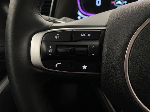 Used 2025 Kia Sportage EX image 15