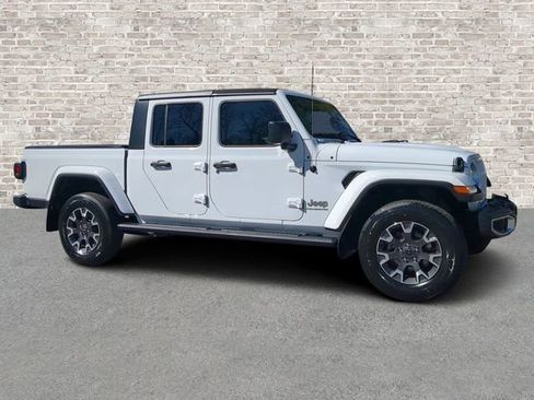 Used 2023 Jeep Gladiator Overland w/ Trailer Tow Package image 1