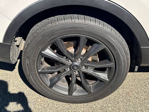 Used 2018 Ford Explorer XLT w/ Equipment Group 202A image 17