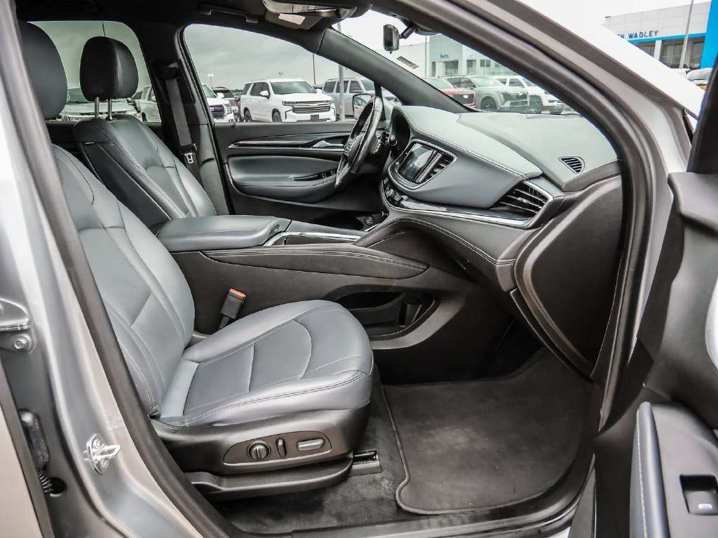 Used 2024 Buick Enclave Essence w/ Sport Touring Edition FWD image 13