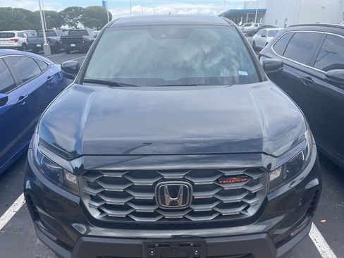 Used 2025 Honda Ridgeline TrailSport image 2