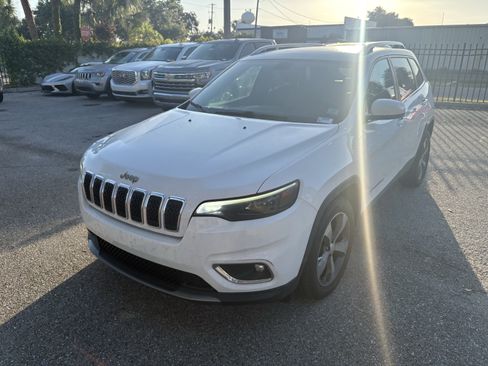 Used 2019 Jeep Cherokee Limited FWD image 3