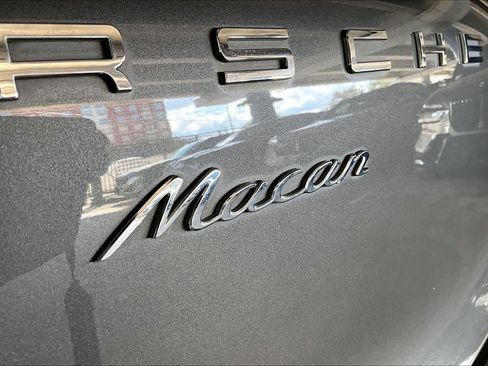 Used 2018 Porsche Macan image 9