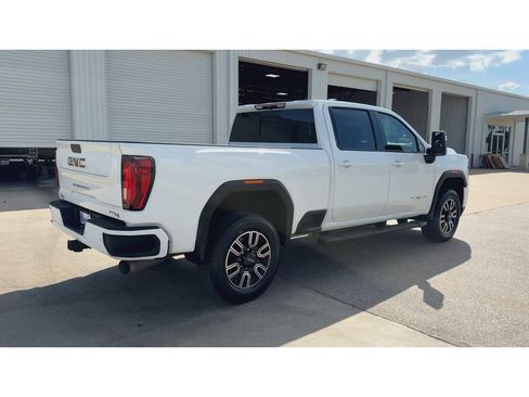 Used 2022 GMC Sierra 2500 AT4 w/ AT4 Preferred Package AWD/4WD image 8