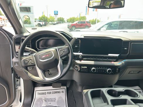 Used 2025 GMC Sierra 1500 SLT image 13