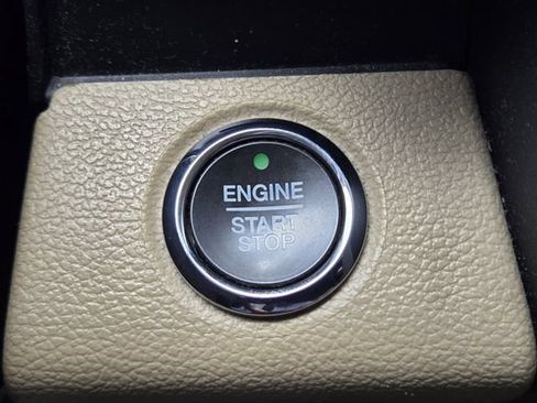Used 2020 Ford F150 Lariat w/ Equipment Group 502A Luxury AWD/4WD image 20