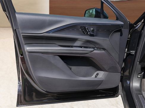 Certified 2024 Cadillac Lyriq Luxury image 21