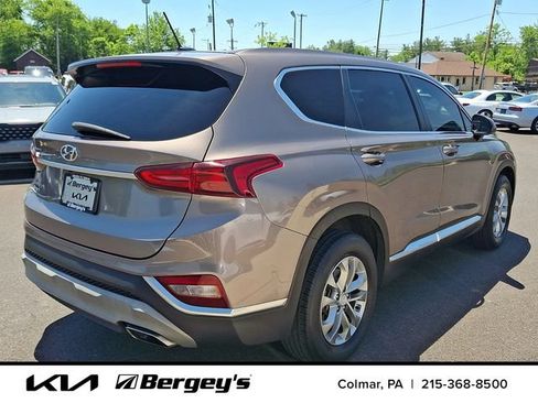 Used 2020 Hyundai Santa Fe SE FWD image 5