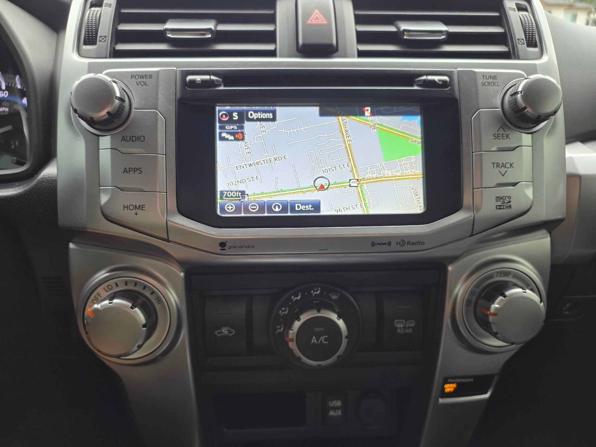 Used 2018 Toyota 4Runner SR5 AWD/4WD image 16