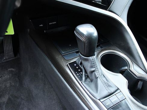 Used 2023 Toyota Camry SE FWD image 8