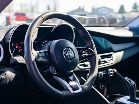 Used 2020 Alfa Romeo Giulia Ti AWD/4WD image 14