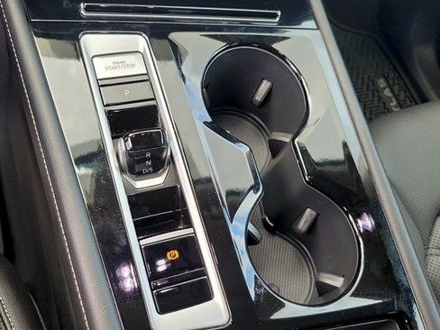 Used 2024 Volkswagen Atlas SE FWD image 38
