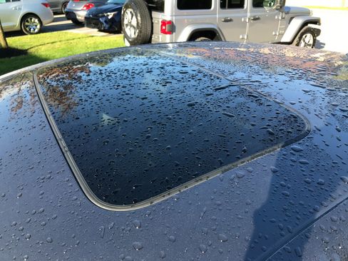 Used 2019 Honda Accord EX image 5