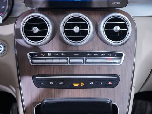 Used 2021 Mercedes-Benz GLC 300 image 14