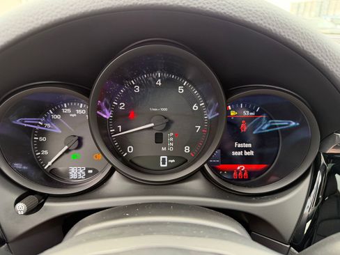 Certified 2026 Porsche Macan AWD/4WD image 32