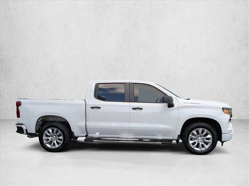 Used 2022 Chevrolet Silverado 1500 Custom image 4