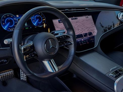 Used 2022 Mercedes-Benz EQS 580 4MATIC Sedan image 7