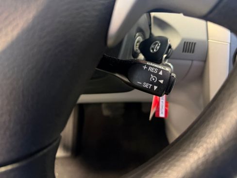 Used 2012 Toyota Corolla LE FWD image 23